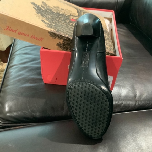 NIB Cobb Hill Tinsley Heel Black 8.5M - Picture 3 of 5